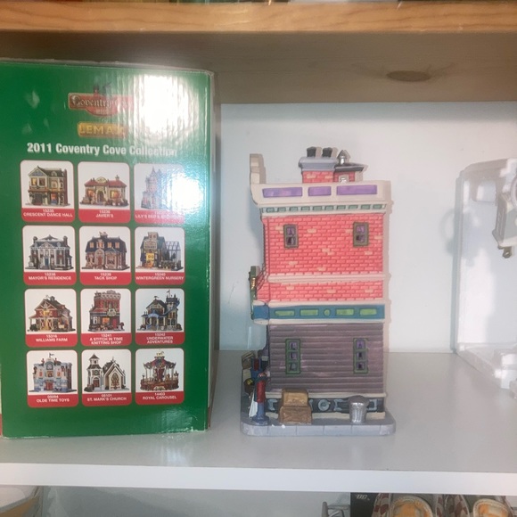 Lemax Coventry Cove A Stitch in Time Knitting Ship Christmas Village - Picture 5 of 7